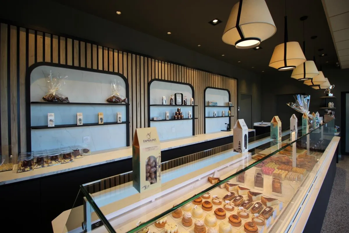 Agencement CHOCOLATERIE / PATISSERIE Dylan OLLIVIER - CANCALE (35)