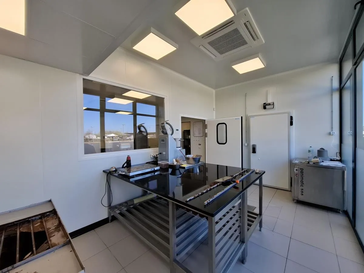Agencement CHOCOLATERIE / PATISSERIE Dylan OLLIVIER - CANCALE (35)