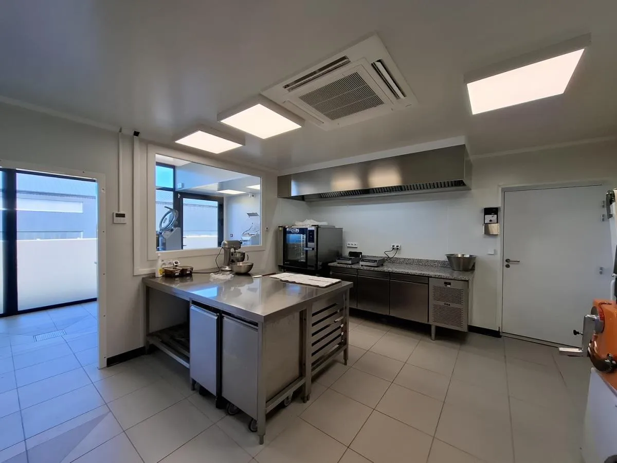 Agencement CHOCOLATERIE / PATISSERIE Dylan OLLIVIER - CANCALE (35)