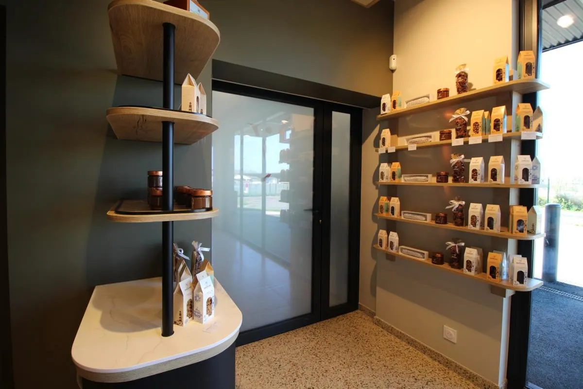 Agencement CHOCOLATERIE / PATISSERIE Dylan OLLIVIER - CANCALE (35)